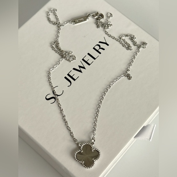 Clover Necklace Silver Tone Double Sided Luxury Jewelry - Picture 5 of 10